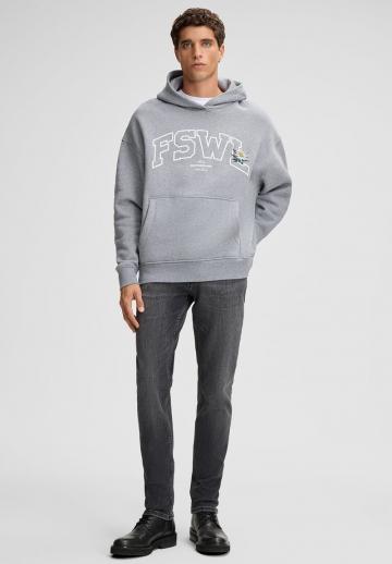 Узкие джинсы