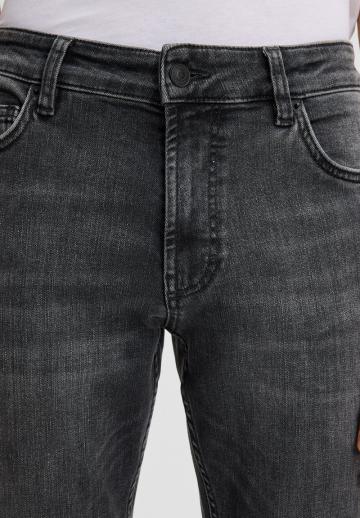 Узкие джинсы