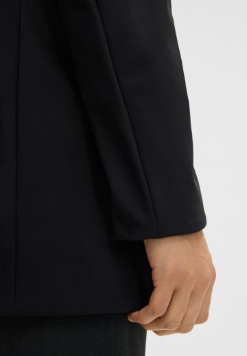 Короткое пальто