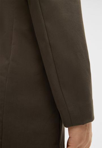 Короткое пальто