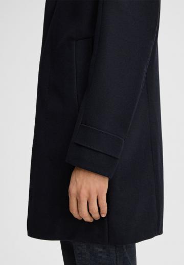 Короткое пальто