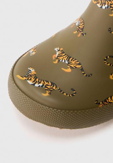 Резиновые сапоги