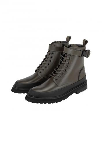 Ботинки на шнуровке