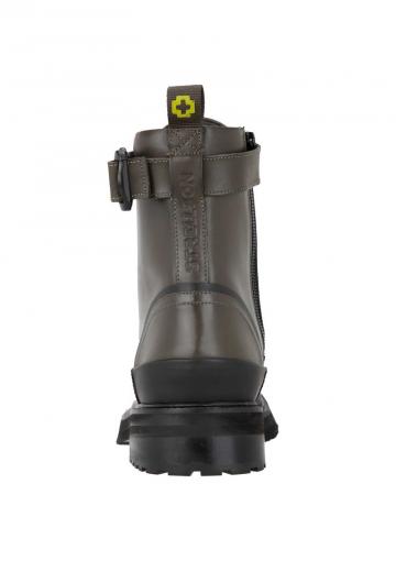 Ботинки на шнуровке