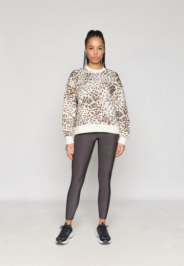 Спортивная толстовка