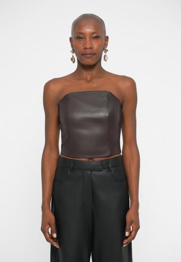 Топ без бретелек