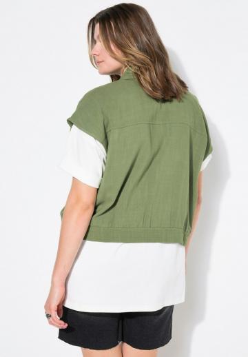 Куртка с накладнымит карманами