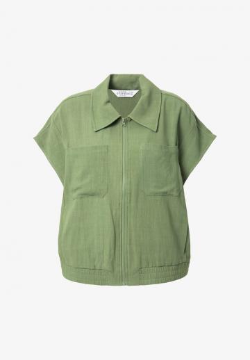 Куртка с накладнымит карманами