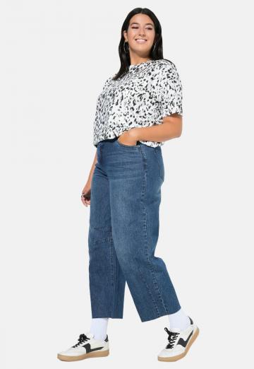 Короткие джинсы