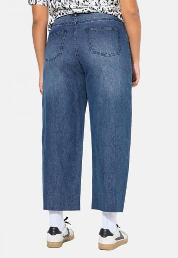 Короткие джинсы