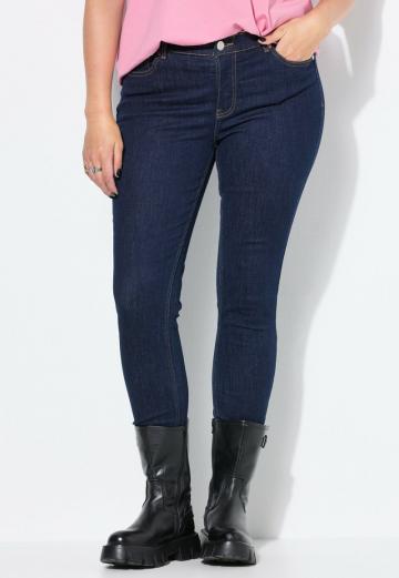 Узкие джинсы