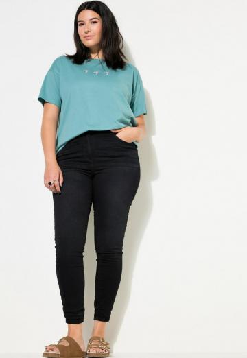 Короткие джинсы