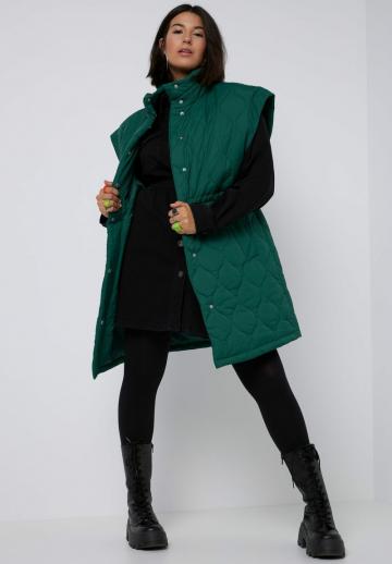 Длинный жилет