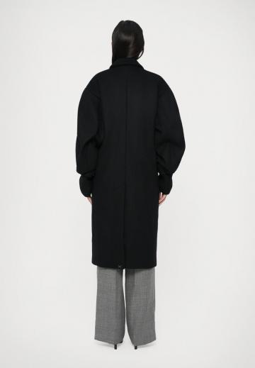 Шерстяное пальто