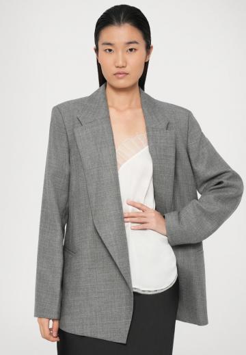 Длинный блейзер