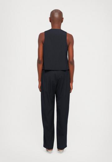 Короткая куртка