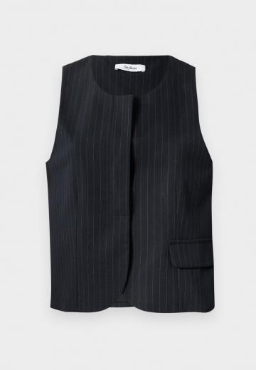 Короткая куртка