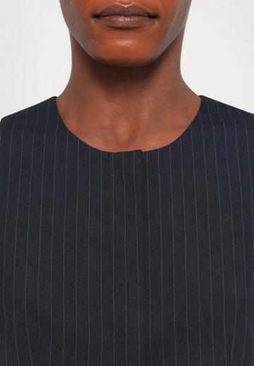 Короткая куртка