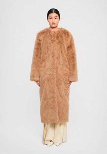 Шерстяное пальто