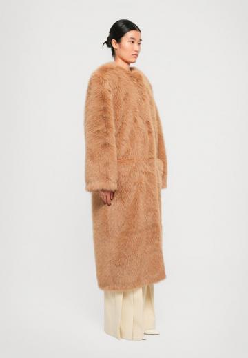 Шерстяное пальто