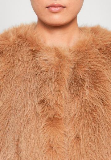 Шерстяное пальто