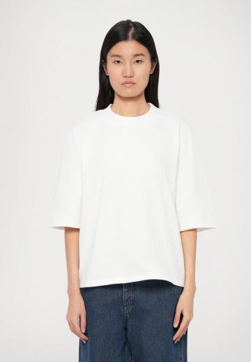 Свободные джинсы