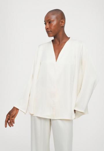 Атласная блузка