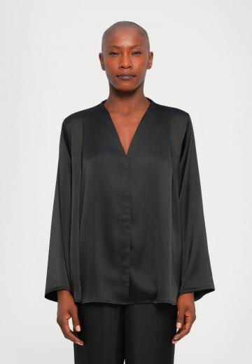 Атласная блузка
