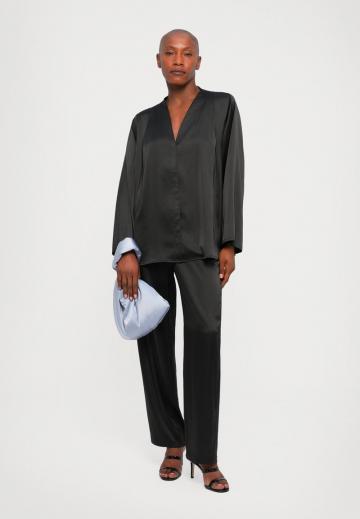 Атласная блузка