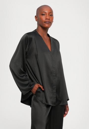 Атласная блузка