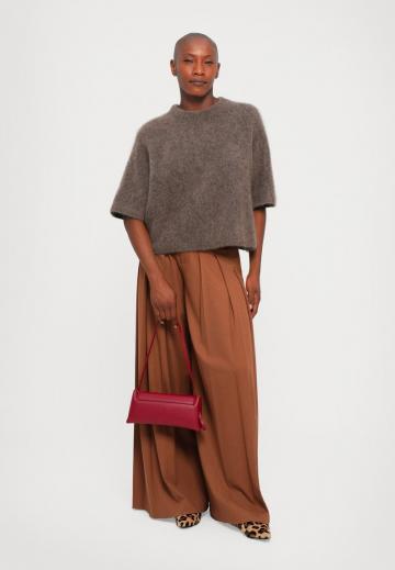 Пуловер с коротким рукавом