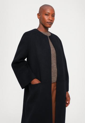 Шерстяное пальто