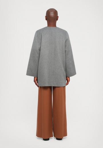 Короткое пальто