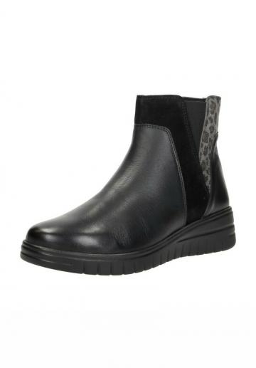 Сапожки на танкетке