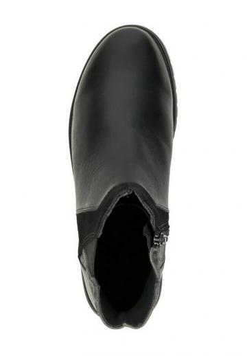 Сапожки на танкетке