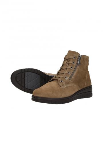 Сапожки на танкетке