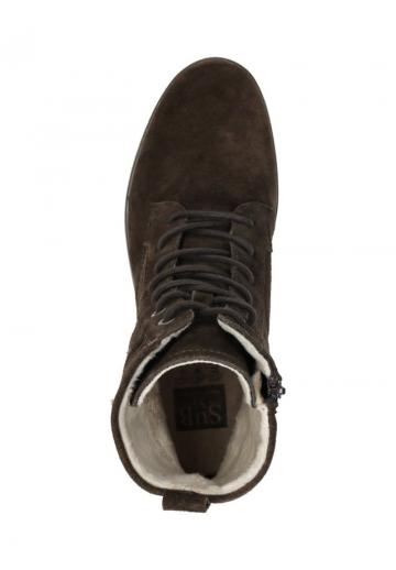 Ботинки на шнуровке