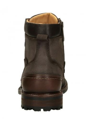 Ботинки на шнуровке