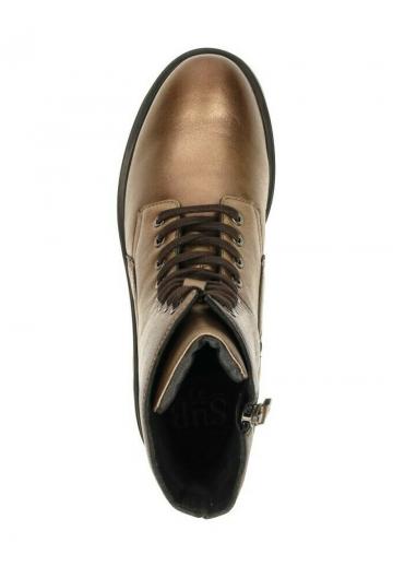 Ботинки на шнуровке