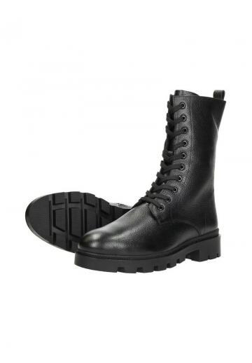 Ботинки на шнуровке