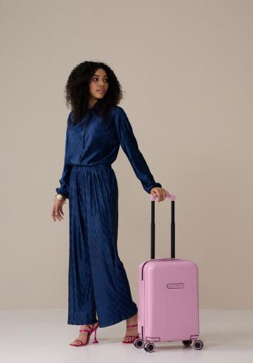 Чемодан на колесах