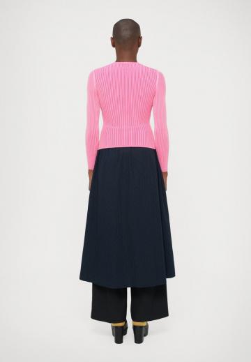 Пуловер в полоску