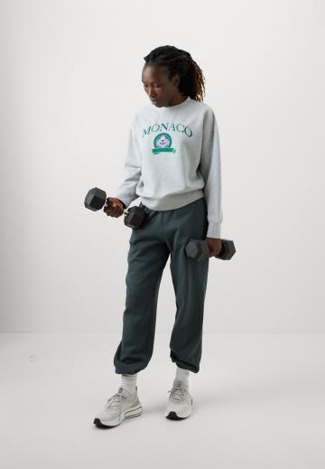 Спортивная толстовка