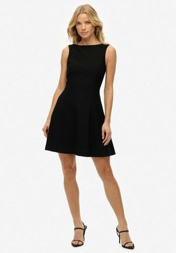 Короткое платье