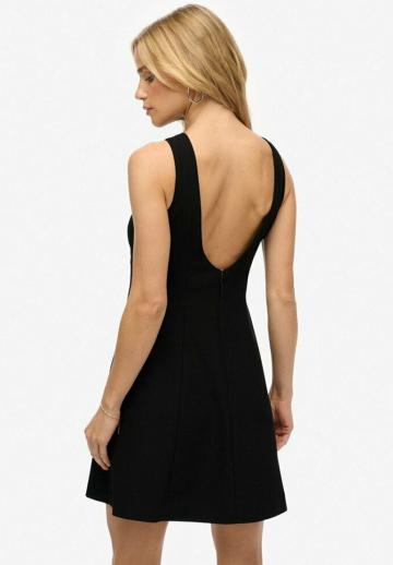 Короткое платье