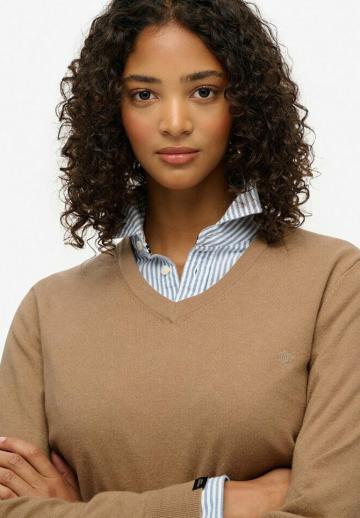 Пуловер с вырезом V