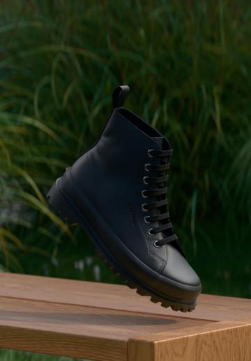 Ботинки на шнуровке
