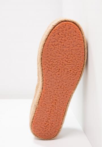 Гандбольные кроссовки