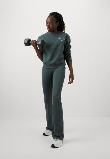 Спортивная толстовка