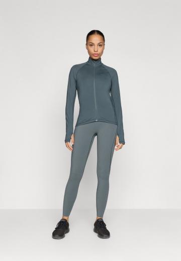 Спортивная толстовка